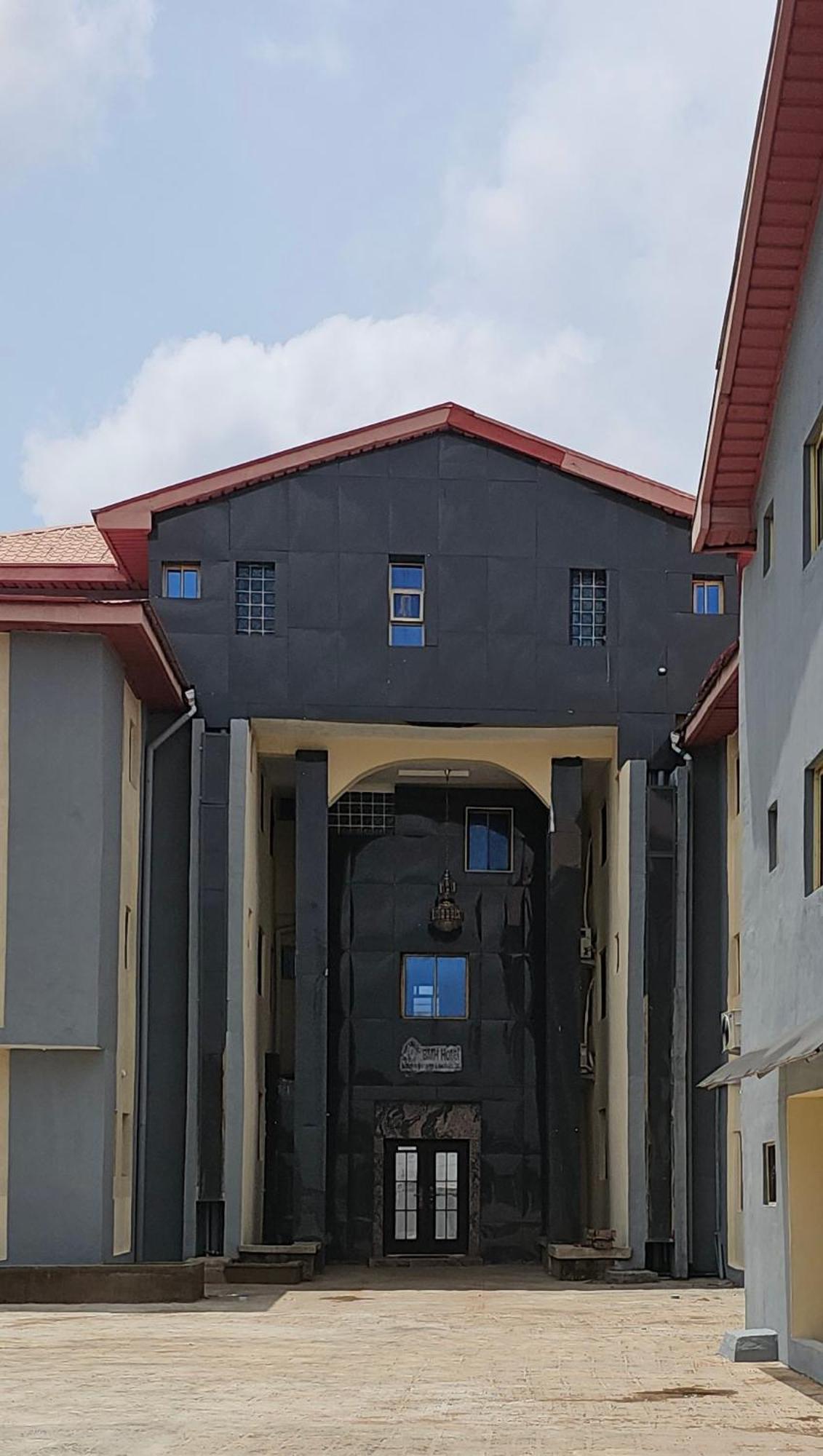 Bmh Hotel & Suites Ibadan Exterior photo